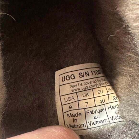 UGG Women’s Classic Shearling Micro Slipper Bootie Boot Size 9 Water Resistant - Picture 8 of 9